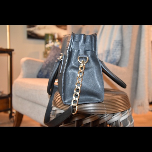Michael Kors Hamilton Purse - Picture 2 of 4
